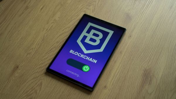Enhancing productivity: revolutionizing uk financial institutions with blockchain innovations