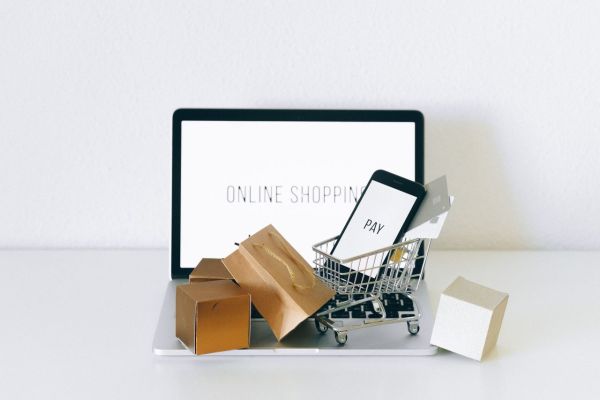 Mastering Last-Mile Delivery: Creative Approaches to Enhance E-Commerce Efficiency in the UK